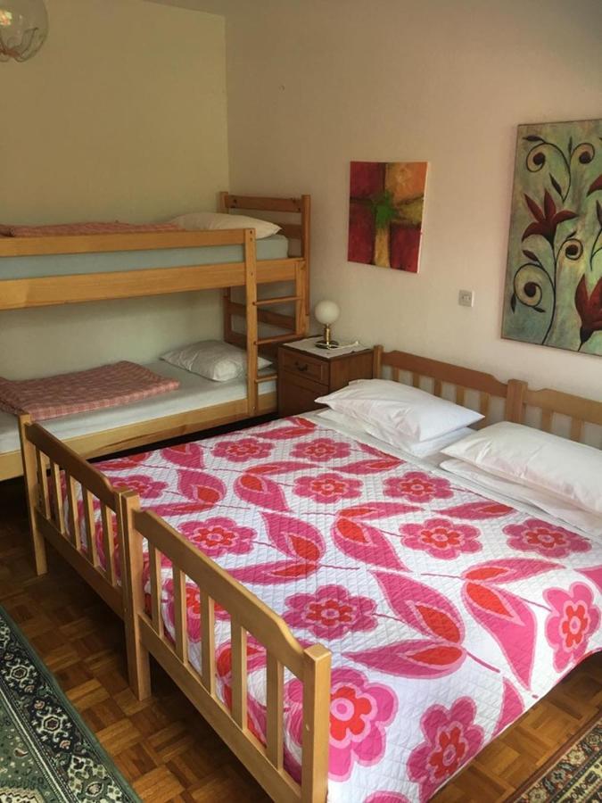 Hostel-Sezanalokev B&B Bagian luar foto