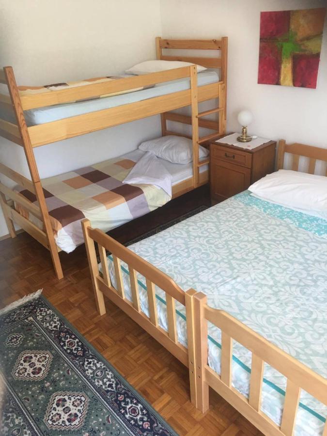 Hostel-Sezanalokev B&B Bagian luar foto