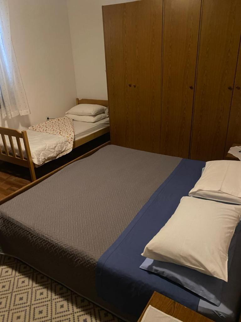 Hostel-Sezanalokev B&B Bagian luar foto